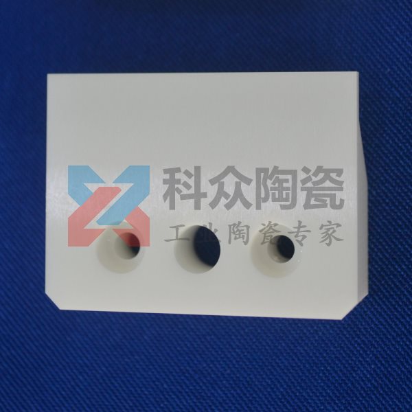 氧化鋯陶瓷的力學(xué)性能體現(xiàn)在哪些方面？